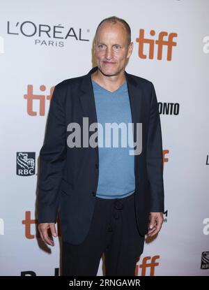 (160918) -- TORONTO, 17. September 2016 -- Schauspieler Woody Harrelson posiert für Fotos vor der Uraufführung des Abschlussfilms The Edge of Seventeen in der Roy Thomson Hall während des 41. Toronto International Film Festival in Toronto, Kanada, 17. September 2016. ) (yy) CANADA-TORONTO-TIFF-CLOSING FILM-THE EDGE OF SIEBZEHN ZouxZheng PUBLICATIONxNOTxINxCHN Toronto Sept 17 2016 Schauspieler Woody Harrelson posiert für Fotos vor der Weltpremiere des CLOSING Film The Edge of Seventeen in DER Roy Thomson Hall während des 41. Toronto International Film Festival in Toronto, Kanada, 17. September 2016 Yy Canada, Toronto Stockfoto