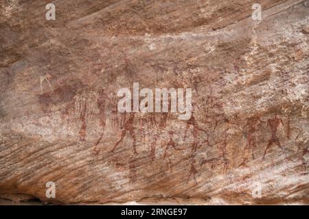 Felsgravuren von Tassili n'Ajjer-Wüste von Tadrart rouge tassili najer in Djanet City Stockfoto