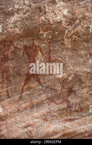 Felsgravuren von Tassili n'Ajjer-Wüste von Tadrart rouge tassili najer in Djanet City Stockfoto