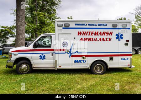 Fort Washington, PA - 3. Juni 2023: Whitemarsh Ambulance Emergency Medical Services Vehicle. Stockfoto