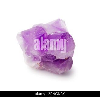 Amethyst-Drusen-Kristallmineralstein isoliert auf weißem Hintergrund Stockfoto