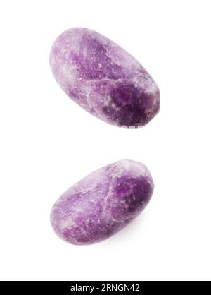 Amethyst-Kristallmineralstein isoliert auf weißem Hintergrund. Magischer Heilkristall. Stockfoto