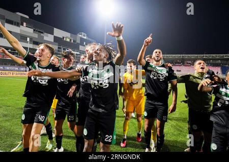 OSS, NIEDERLANDE - 1. SEPTEMBER: Michael Verrips vom FC Groningen, Marco Rente vom FC Groningen, Radinio Balker vom FC Groningen, Marvin Peersman vom FC Groningen, Isak Dybvik Maatta vom FC Groningen, Luciano Valente vom FC Groningen, Johan Hove vom FC Groningen, Leandro Bacuna vom FC Groningen, Paulos Abraham vom FC Groningen, Kevin van Veen vom FC Groningen, Romano Postema vom FC Groningen, Dirk Jan Baron vom FC Groningen, Thijmen Blokzijl vom FC Groningen, Noam Fritz Emeran vom FC Groningen, Daleho Irandust vom FC Groningen, Hidde Jurjus vom FC Groningen, Nordin Musampa vom FC Groningen, Joey Pelupessy vom FC Stockfoto