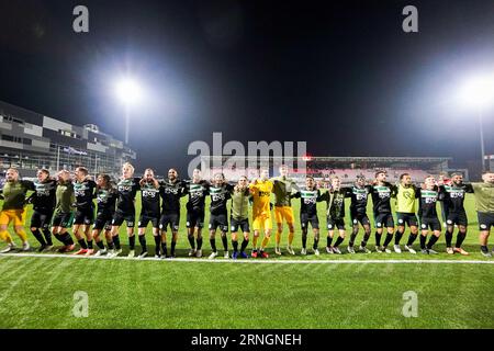 OSS, NIEDERLANDE - 1. SEPTEMBER: Michael Verrips vom FC Groningen, Marco Rente vom FC Groningen, Radinio Balker vom FC Groningen, Marvin Peersman vom FC Groningen, Isak Dybvik Maatta vom FC Groningen, Luciano Valente vom FC Groningen, Johan Hove vom FC Groningen, Leandro Bacuna vom FC Groningen, Paulos Abraham vom FC Groningen, Kevin van Veen vom FC Groningen, Romano Postema vom FC Groningen, Dirk Jan Baron vom FC Groningen, Thijmen Blokzijl vom FC Groningen, Noam Fritz Emeran vom FC Groningen, Daleho Irandust vom FC Groningen, Hidde Jurjus vom FC Groningen, Nordin Musampa vom FC Groningen, Joey Pelupessy vom FC Stockfoto