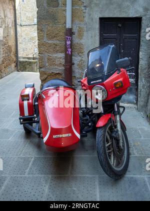 Moto Guzzi Motorrad mit Beiwagen Stockfoto