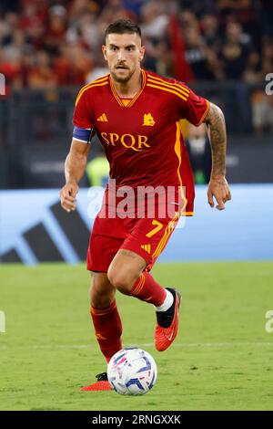 Rom, Italien. September 2023. Lorenzo Pellegrini, von AS Roma, in Aktion während des Fußballspiels der Serie Soccer zwischen Roma und AC Mailand im Olympiastadion in Rom, Italien, 1. September 2023. Quelle: Riccardo De Luca - Update Images/Alamy Live News Stockfoto