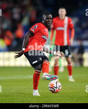 Luton Town's wunderbarer Nakamba während des Premier League Spiels in der Kenilworth Road, Luton. Bilddatum: Freitag, 1. September 2023. Stockfoto