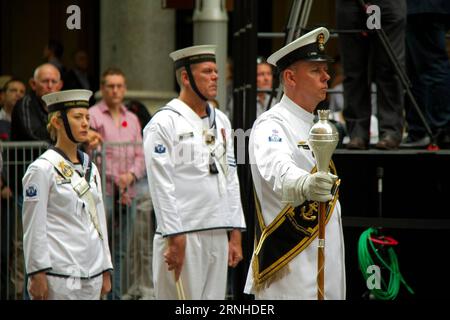 (161111) -- SYDNEY, 11. November 2016 -- Soldaten nehmen an einer Zeremonie zum Gedenken an verlorene Soldaten im Ersten Weltkrieg (WWI) am Gedenktag in Sydney, Australien, 11. November 2016 Teil. Der Gedenktag erinnert an die Opfer, die Soldaten während des Ersten Weltkriegs erlitten haben und die am 11. November 1918 endeten. )(zhf) AUSTRALIEN-SYDNEY-GEDENKTAG MatthewxBurgess PUBLICATIONxNOTxINxCHN 161111 Sydney 11. November 2016 Soldaten nehmen an einer Zeremonie zum Gedenken an verlorene Soldaten in der Welt war ein Weltkrieg AM Gedenktag in Sydney Australien 11. November 2016 Gedenktag WIRD beobachtet, um an das Opfer zu erinnern Stockfoto