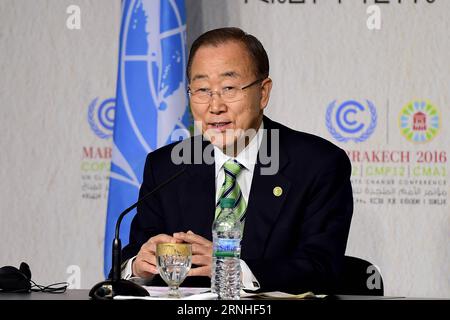 Klimagipfel in Marrakesch (161115) -- MARRAKESCH, 15. November 2016 -- UN-Generalsekretär Ban Ki-moon spricht während einer Pressekonferenz in Marrakesch, Marokko, am 15. November 2016. Das gemeinsame hochrangige Segment der 22. Konferenz der Vertragsparteien des Rahmenübereinkommens der Vereinten Nationen über Klimaänderungen (COP22) und der 12. Konferenz der Vertragsparteien des Kyoto-Protokolls (CMP12) wird hier am Dienstag eröffnet. ) (Djj) MAROKKO-MARRAKESCH-COP22-UNFCCC ZhaoxDingzhe PUBLICATIONxNOTxINxCHN Klimagipfel in Marrakesch Marrakesch 15. November 2016 Generalsekretär der Vereinten Nationen Ban KI Moon spricht während einer P Stockfoto