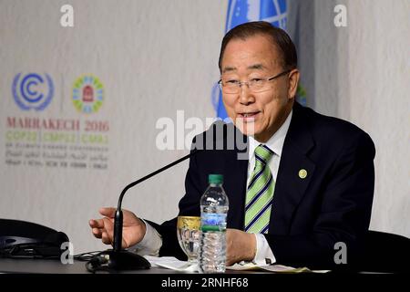 Klimagipfel in Marrakesch (161115) -- MARRAKESCH, 15. November 2016 -- UN-Generalsekretär Ban Ki-moon spricht während einer Pressekonferenz in Marrakesch, Marokko, am 15. November 2016. Das gemeinsame hochrangige Segment der 22. Konferenz der Vertragsparteien des Rahmenübereinkommens der Vereinten Nationen über Klimaänderungen (COP22) und der 12. Konferenz der Vertragsparteien des Kyoto-Protokolls (CMP12) wird hier am Dienstag eröffnet. ) (Djj) MAROKKO-MARRAKESCH-COP22-UNFCCC ZhaoxDingzhe PUBLICATIONxNOTxINxCHN Klimagipfel in Marrakesch Marrakesch 15. November 2016 Generalsekretär der Vereinten Nationen Ban KI Moon spricht während einer P Stockfoto