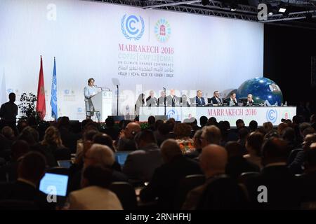 (161115) -- MARRAKESCH, 15. November 2016 -- Patricia Espinosa, Exekutivsekretärin des UNFCCC, spricht bei der Eröffnung des gemeinsamen Segments auf hoher Ebene der 22. Konferenz der Vertragsparteien des Rahmenübereinkommens der Vereinten Nationen über Klimaänderungen (COP22) und der 12. Konferenz der Vertragsparteien des Kyoto-Protokolls (CMP12) am 15. November 2016 in Marrakesch (Marokko). Das gemeinsame High-Level-Segment von COP22 und CMP12 wird hier am Dienstag eröffnet. Zhao Dingzhe) (lrz) MAROKKO-MARRAKESCH-COP 22-HIGH LEVEL SEGMENT-OPENING zhaodingzhe PUBLICATIONxNOTxINxCHN Marrakesch 15. November 2016 Patricia Espinosa Exekutivsekretärin von Stockfoto