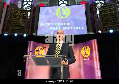 (161128) -- LONDON, 28. November 2016 -- der neue UKIP-Führer Paul Nuttall hält eine Rede am 28. November 2016 in London, Großbritannien. Paul Nuttall, Mitglied des Europäischen Parlaments, wurde am Montag zum neuen Vorsitzenden der britischen Unabhängigkeitspartei (UKIP) ernannt, einer der wichtigsten politischen Parteien Großbritanniens. )(yk) GROSSBRITANNIEN-LONDON-UKIP FÜHRUNGSERGEBNISSE RayxTang PUBLICATIONxNOTxINxCHN London Nov 28 2016 der neue UKIP-Führer Paul Nuttall hält AM 28 2016. November in London eine Rede Großbritanniens Mitglied des Europäischen Parlaments, Paul Nuttall, was Montag als neuer Führer der britischen Unabhängigkeitspartei UKIP bezeichnet hat Stockfoto