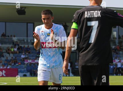 Uschhorod, Ukraine - 27. August 2023: Andrii Buleza von Minaj (#8) reagiert während des Spiels der ukrainischen Premier League gegen Zorya Luhansk in der Minaj Arena in Uschhorod, Ukraine Stockfoto