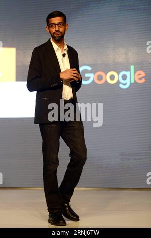 (170105) -- NEW DELHI, 4. Januar 2017 -- Chief Executive Officer von Google Inc Sundar Pichai spricht auf der Einführungsveranstaltung von Digital Unlocked, einem von Google initiierten Schulungsprogramm, das indische kleine und mittlere Unternehmen mit grundlegenden digitalen Fähigkeiten ausstatten wird, in New Delhi, Indien, 4. Januar 2017. ) (zcc) INDIA-NEW DELHI-GOOGLE SKILL PROGRAMM-LAUNCH EVENT ParthaxSarkar PUBLICATIONxNOTxINxCHN New Delhi 4. Januar 2017 Chief Executive Officer von Google INC Sundar Pichai spricht BEI der Launch Event of Digital Unlocked ein von Google Thatcher initiiertes Schulungsprogramm wird Ind befähigen Stockfoto