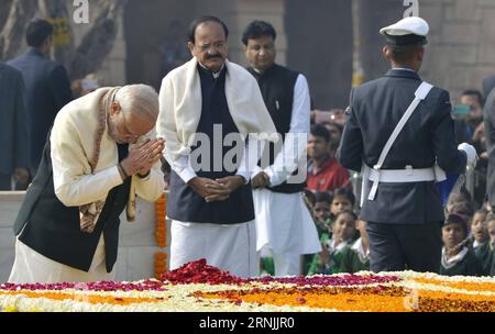 (170130) -- NEU DELHI, 30. Januar 2017 -- der indische Premierminister Narendra Modi (1. L) würdigt Rajghat, das Denkmal von Mahatma Gandhi zu seinem Todestag in Neu-Delhi, Indien, am 30. Januar 2017. Gandhi wurde am 30. Januar 1948 ermordet, als er zu einer Plattform ging, von der aus er zu einer Gebetsversammlung sprechen sollte. (dtf) INDIEN-NEU DELHI-GANDHI-TODESTAG Stringer PUBLICATIONxNOTxINxCHN Neu-Delhi Jan 30 2017 Indische Premierminister Narendra Modes 1st l würdigt Rajghat das Denkmal von Mahatma Gandhi ZU seinem TODESTAG in Neu-Delhi Indien Jan 30 2017 Gandhi wie Stockfoto