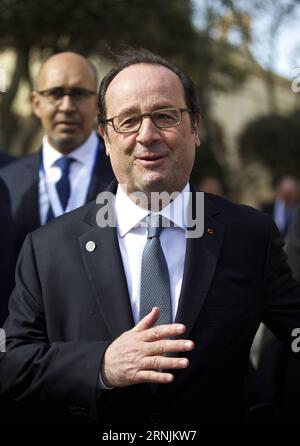 EU-Gipfel in Malta (170203) -- VALLETTA, 3. Februar 2017 -- der französische Präsident Francois Hollande besucht die Gärten von Barrakka während des informellen EU-Gipfels in Valletta, Malta, 3. Februar 2017. ) MALTA-VALLETTA-EU-GIPFEL JinxYu PUBLICATIONxNOTxINxCHN EU-Gipfel in Malta Valletta 3. Februar 2017 französischer Präsident Hollande besucht die Gärten von Barrakka während des informellen Gipfeltreffens der Europäischen Union in Valletta Malta 3. Februar 2017 Malta Valletta EU-Gipfel JinxYu PUBLICATIONxNOTxINxCHN Stockfoto