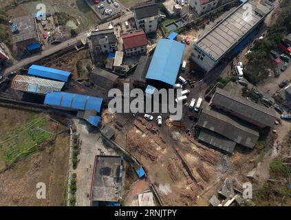(170214) -- LIANYUAN, 14. Februar 2017 -- die Kohlengrube Zubao, in der eine Explosion stattfand, wird in der Stadt Lianyuan, Provinz Hunan in Zentralchina, 14. Februar 2017 gesehen. Mindestens acht Menschen wurden nach dem Anschlag auf die Kohlengrube um 1:37 Uhr tot bestätigt, sagten die örtlichen Behörden am Dienstag. ) (zhs) CHINA-HUNAN-COAL MINE-BLAST (CN) LixGa PUBLICATIONxNOTxINxCHN 170214 Lian Yuan 14. Februar 2017 die Kohlemine, in der eine Explosion stattfand, IST Seen in der Stadt Lian Yuan in Zentralchina S Hunan Provinz 14. Februar 2017 mindestens acht PROMINENTE wurden nach dem Treffer der Explosion AUF die Kohlemine MIT 1 37 als tot bestätigt A M Kommunalbehörden Stockfoto
