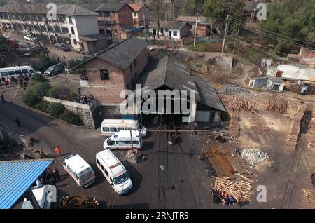 (170214) -- LIANYUAN, 14. Februar 2017 -- der Eingang der Kohlengrube Zubao ist in der Stadt Lianyuan, Provinz Hunan in Zentralchina, 14. Februar 2017, zu sehen. Mindestens acht Menschen wurden nach dem Anschlag auf die Kohlengrube um 1:37 Uhr tot bestätigt, sagten die örtlichen Behörden am Dienstag. ) (zhs) CHINA-HUNAN-COAL MINE-BLAST (CN) LixGa PUBLICATIONxNOTxINxCHN 170214 Lian Yuan 14. Februar 2017 der Eingang der KOHLENGRUBE IST Seen in der Stadt Lian Yuan Zentralchina S Hunan Provinz 14. Februar 2017 mindestens acht PROMINENTE wurden nach dem Treffer der Explosion auf die Kohlengrube MIT 1 37 m tot bestätigt die lokalen Behörden sagten AM Dienstag, zhs CH Stockfoto