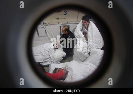(170214) -- LIANYUAN, 14. Februar 2017 -- Verletzte werden in einem Krankenhaus in Loudi, Provinz Hunan in Zentralchina, 14. Februar 2017 behandelt. Neun Menschen wurden bei einer Explosion in der Kohlemine Zubao in der Stadt Lianyuan in Hunan am Dienstag getötet. (Zkr) CHINA-HUNAN-KOHLE MINE-BLAST-AFTERMATH (CN) LixGa PUBLICATIONxNOTxINxCHN 170214 Lian Yuan 14. Februar 2017 verletzte PROMINENTE werden in einem Krankenhaus in Loudi Zentralchina S Hunan Provinz 14. Februar 2017 bei einer Explosion in DER Kohlemine in Lian Yuan Stadt Hunan AM Dienstag CCR China behandelt Hunan Coal Mine Blast Afte Stockfoto
