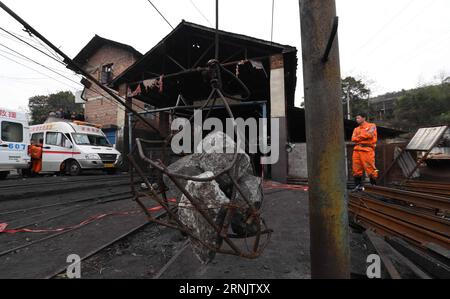 (170214) -- LIANYUAN, 14. Februar 2017 -- die Kohlengrube Zubao, in der eine Explosion stattfand, wird in der Stadt Lianyuan, Provinz Hunan in Zentralchina, 14. Februar 2017 gesehen. Neun Menschen wurden bei einer Explosion in der Kohlemine Zubao in der Stadt Lianyuan in Hunan am Dienstag getötet. (Zkr) CHINA-HUNAN-COAL MINE-BLAST-AFTERMATH (CN) LixGa PUBLICATIONxNOTxINxCHN 170214 Lian Yuan 14. Februar 2017 die Kohlemine, in DER eine Explosion stattfand, sind Seen in DER Stadt Lian Yuan Zentralchina S Hunan Provinz 14. Februar 2017 neun Prominente wurden bei der Explosion in der Kohlemine in der Stadt Lian Yuan Hunan GETÖTET AM Dienstag CCR China Hunan Coal M Stockfoto