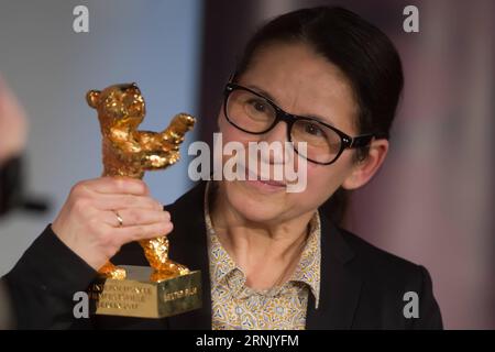 Der ungarische Regisseur Ildiko Enyedi vom Film über Körper und Seele nimmt am 21. Februar 2017 an einer Pressekonferenz in Budapest Teil. Der ungarische Film über Körper und Seele gewann den Goldenen Bären für den besten Film beim 67. Internationalen Filmfestival Berlin am 18. Februar. UNGARN-BUDAPEST-FILM-ÜBER KÖRPER UND SEELE-GOLDENER BÄR-REGISSEUR-PRESSEKONFERENZ ATTILAXVOLGYI PUBLICATIONXNOTXINXCHN Stockfoto