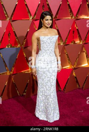 (170227) -- LOS ANGELES, 26. Februar 2017 -- die Schauspielerin Priyanka Chopra kommt am 26. Februar 2017 für den roten Teppich der 89th Academy Awards im Dolby Theater in Los Angeles, USA. )(gj) US-LOS ANGELES-OSCAR-ROTER TEPPICH YangxLei PUBLICATIONxNOTxINxCHN Los Angeles Februar 26 2017 Schauspielerin Priyanka Chopra kommt für den Roten Teppich der 89th Academy Awards IM Dolby Theatre in Los Angeles die Vereinigten Staaten AM 26 2017. Februar GJ U S Los Angeles Oscar Red Carpet YangxLei PUNOBLATINNCHxN Stockfoto