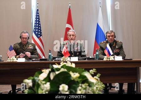 (170307) -- ANTALYA, 7. März 2017 () -- der türkische Generalstabschef General Hulusi Akar (C), der US-Generalstabschef General Joseph Dunford (L) und der russische Generalstabschef General Valery Gerasimov halten Gespräche über regionale Sicherheitsfragen mit Syrien und dem Irak, die ganz oben auf der Tagesordnung stehen, in Antalya, Türkei, am 7. März 2017. (/Türkische Streitkräfte) (zjy) TÜRKEI-ANTALYA-RUSSLAND-USA-SYRIEN UND IRAK GESPRÄCHE Xinhua PUBLICATIONxNOTxINxCHN Antalya 7. März 2017 türkischer Generalstabschef General Hulusi Akar C US Generalstabschef General General General General General General Joseph Dunford l und russischer Generalstabschef General General General General Valery Geras Stockfoto