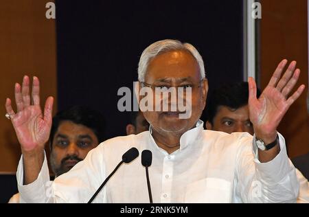 Mumbai, Indien. September 2023. Der Ministerpräsident von Bihar, Nitish Kumar, spricht mit den Händen während der Pressekonferenz der INDISCHEN Allianz in Mumbai. Die Pressekonferenz schloss mit einem Plan, die National Democratic Alliance (NDA) bei den bevorstehenden Wahlen in Lok Sabha im Jahr 2024 zu übernehmen. Quelle: SOPA Images Limited/Alamy Live News Stockfoto