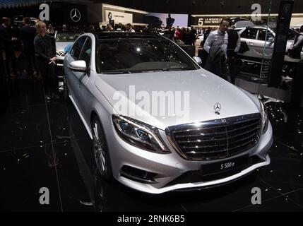 (170308) -- GENF, 8. März 2017 -- Ein Mercedes S500e ist am zweiten Pressetag des 87. Internationalen Automobilsalon in Genf, Schweiz, am 8. März 2017 zu sehen. ) (wtc) SCHWEIZ-GENF-87. INTERNATIONALE MOTORENSCHAU-NEUE ENERGIEFAHRZEUGE XuxJinquan PUBLICATIONxNOTxINxCHN Genf 8. März 2017 ein Mercedes IS Seen AM zweiten Pressetag der 87. Internationalen Motorenschau in Genf Schweiz AM 8. März 2017 WTC Schweiz Genf 87. Internationale Motorenschau neue ENERGIEFAHRZEUGE XuxJinquan PUBLICATIONxNOTxINxCHN Stockfoto