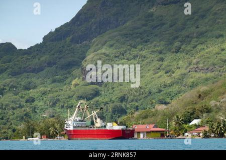 Bora Bora, Französisch-Polynesien. September 2023. Ein Frachtschiff im Hafen von Bora Bora am 1. September 2023 in Französisch-Polynesien. (Bild: © Bryan Smith/ZUMA Press Wire) NUR REDAKTIONELLE VERWENDUNG! Nicht für kommerzielle ZWECKE! Stockfoto