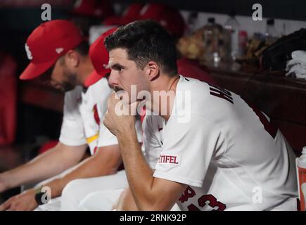 St. Louis, USA. September 2023. St. Louis Cardinals Starting Pitcher Dakota Hudson sitzt im Dugout im dritten Inning gegen die Pittsburgh Pirates im Busch Stadium in St. Louis am Freitag, 1. September 2023. Foto von Bill Greenblatt/UPI Credit: UPI/Alamy Live News Stockfoto