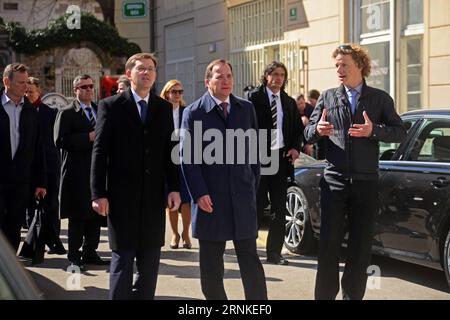 (170327) -- LJUBLJANA, 27. März 2017 -- der slowenische Ministerpräsident Miro Cerar (L, Front) und der schwedische Premierminister Stefan Lofven (C, Front) besuchen einen Spaziergang im Zentrum von Ljubljana, Slowenien, 27. März 2017. Der schwedische Premierminister Stefan Lofven und sein slowenischer Gastgeberpartner Miro Cerar forderten am Montag die Einheit der EU nach dem Brexit und die Notwendigkeit, weiterhin gemeinsame Werte zu fördern und ein Europa der Zukunft aufzubauen. ) (zy) SLOWENIEN-SCHWEDEN-EU-EINHEIT MATICxSTOJS PUBLICATIONxNOTxINxCHN Ljubljana März 27 2017 slowenische Premierminister Miro Cerar l Front und Besuch von Swedish Pri Stockfoto