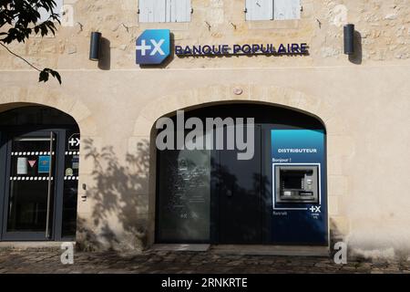 Bordeaux, Frankreich - 08 19 2023 : Banque populaire Logo Text und Markenschild Vordereingang Fassade Büro Bank französisch Agentur Stockfoto