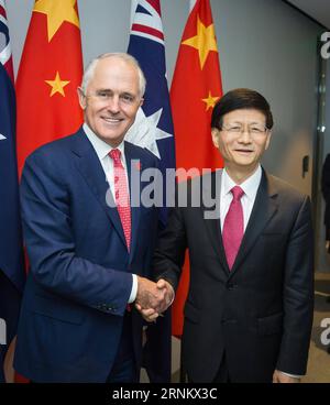 (170422) -- SYDNEY, 22. April 2017 -- Meng Jianzhu (R), Leiter der Kommission für politische und rechtliche Angelegenheiten des Zentralkomitees der Kommunistischen Partei Chinas (CPC), trifft am 21. April 2017 in Sydney (Australien) mit dem australischen Premierminister Malcolm Turnbull zusammen. ) (hy) AUSTRALIEN-SYDNEY-PM-CHINA-MENG JIANZHU-SITZUNG ZhuxHongye PUBLICATIONxNOTxINxCHN Sydney 22. April 2017 Meng Jianzhu r Leiter der Kommission für politische und rechtliche Angelegenheiten des Zentralkomitees der Kommunistischen Partei Chinas (KPCh) trifft mit dem australischen Premierminister Malcolm Turnbull in Sydney, Australien, 21. April 2017 Hy Australia Syd Stockfoto