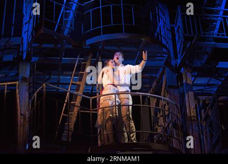 (170519) -- HONG KONG, 19. Mai 2017 -- Schauspieler spielen broadway-Musical West Side Story am Lyric Theatre der Hong Kong Academy for Performing Arts in Hong Kong, Südchina, 19. Mai 2017. ) (Lb) CHINA-HONG KONG-BROADWAY MUSICAL (CN) LiuxYun PUBLICATIONxNOTxINxCHN Hong KONG 19. Mai 2017 Schauspieler spielen Broadway Musical WEST Side Story IM Lyric Theatre der Hong Kong Academy for Performing Arts in Hong Kong South China 19. Mai 2017 LB China Hong Kong Broadway Musical CN LiuxYun PUBLICATIONxNOTxINxCHN Stockfoto