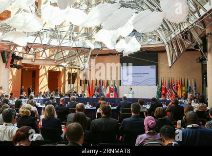 (170519) -- BERLIN, 19. Mai 2017 -- Foto vom 19. Mai 2017 zeigt einen Blick auf das G20-Gesundheitsministertreffen in Berlin, der Hauptstadt Deutschlands. Das Treffen der G20-Gesundheitsminister begann am Freitag und wird bis Samstag dauern. )(gl) DEUTSCHLAND-BERLIN-G20-GESUNDHEITSMINISTERTREFFEN ShanxYuqi PUBLICATIONxNOTxINxCHN Berlin 19. Mai 2017 Foto aufgenommen AM 19. Mai 2017 zeigt eine Ansicht des G20 Gesundheitsministertreffens Held in Berlin Hauptstadt Deutschlands das G20 Gesundheitsministertreffen startete AM Freitag und wird bis Samstag geladen GL Deutschland Berlin G20 Gesundheit Ministertagung PUBLICATIONxNOTxINxCHN Stockfoto