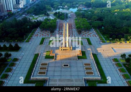 (170525) -- TANGSHAN, 25. Mai 2017 -- Luftaufnahme, aufgenommen am 25. Mai 2017, zeigt eine plaza in Tangshan City in der nordchinesischen Provinz Hebei. ) (LB) CHINA-HEBEI-TANGSHAN-LUFTAUFNAHME (CN) MuxYu PUBLICATIONxNOTxINxCHN Tang Shan Mai 25 2017 Luftaufnahme vom Mai 25 2017 zeigt eine Plaza in der Stadt Tang Shan in Nordchina Provinz S Hebei LB China Hebei Tang Shan Luftaufnahme CN MuxYu PUBLICATIONxNOTxINxCHN Stockfoto