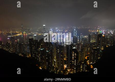 (170603) -- HONG KONG, 3. Juni 2017 -- Foto aufgenommen am 25. Mai 2017 zeigt den nächtlichen Blick auf den Victoria Harbour in Hong Kong, Südchina. Am 1. Juli 2017 jährt sich die Rückkehr Hongkongs ins Mutterland zum 20. Mal. ) (lfj) CHINA-HONG KONG-RETURN ANNIVERSARY (CN) ChenxYehua PUBLICATIONxNOTxINxCHN Hong KONG 3. Juni 2017 Foto aufgenommen AM 25 2017. Mai zeigt The Night View of the Victoria Harbour in Hong Kong South China AM 1. Juli 2017 Return Anniversary CN ChenxYehua PUBLICATIONxNOTxINxCHN Stockfoto