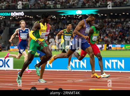 Antonio Watson aus Jamaika und Matthew Hudson-Smith aus GB & NI überquerten das Ziel im 400-m-Finale der Männer am 6. Tag der Leichtathletik-Weltmeister Stockfoto