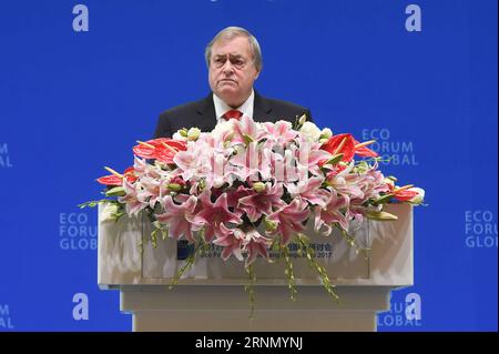 (170617) -- GUIYANG, 17. Juni 2017 -- der ehemalige britische Vizepremierminister John Prescott hält eine Grundsatzrede bei der Eröffnungszeremonie des Öko-Forums Global Guiyang Symposium 2017 in Guiyang, der Hauptstadt der südwestchinesischen Provinz Guizhou, am 17. Juni 2017. Das Forum wurde am Samstag in Guiyang eröffnet. ) (zhs) CHINA-GUIYANG-ECOLOGY-FORUM (CN) OuxDongqu PUBLICATIONxNOTxINxCHN Guiyang 17. Juni 2017 der ehemalige britische stellvertretende Premierminister John Prescott hält eine Keynote BEI der Eröffnungszeremonie des ECO Forum Global Guiyang Symposiums 2017 in Guiyang, Hauptstadt Südwestchinas, S Guizhou Stockfoto