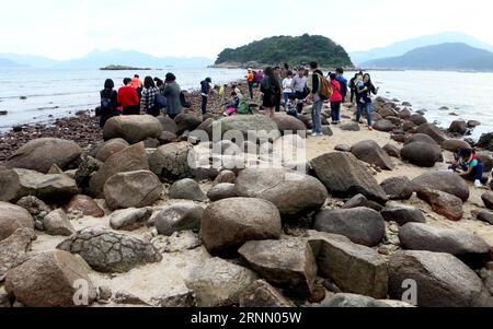 (170618) -- HONG KONG, 18. Juni 2017 -- Menschen besuchen Hong Kong UNESCO Global Geopark in Hong Kong, Südchina, 1. Januar 2017. )(wsw) CHINA-HONG KONG-UNESCO GLOBAL GEOPARK (CN) LixPeng PUBLICATIONxNOTxINxCHN Hong Kong 18. Juni 2017 Prominente besuchen Hong Kong UNESCO Global Geopark in Hong Kong Südchina 1. Januar 2017 wsw China Hong Kong UNESCO Global Geopark CN LixPeng PUBLICATIONxNOTxINxCHN Stockfoto