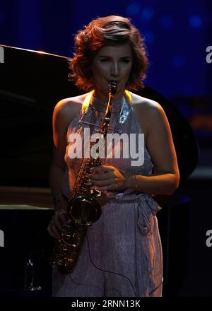 Monte Carlo, Monaco. August 2023 31. Die Saxophonistin Asya Fateyeva tritt während des UEFA European Club Football Season Kick Off - Monaco auf. Bilddatum: 31. August 2023. Auf dem Bild sollte stehen: Jonathan Moscrop/Sportimage Credit: Sportimage Ltd/Alamy Live News Stockfoto