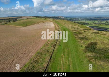 Luftaufnahme des Soth Downs Way, South Downs National Park bei Ditchling Beacon, East Sussex, Großbritannien. Stockfoto