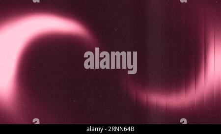 Kristallklare, unscharfe rosa Farbverlaufstöne abstrakt auf dunklem, körnigem Hintergrund. Leuchtendes Licht. Großes Banner. Stockfoto