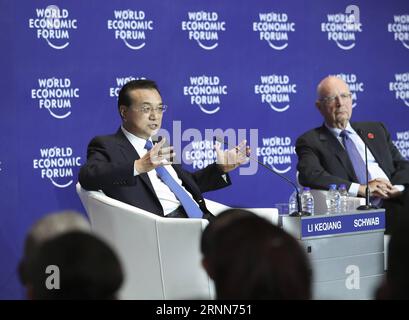 (170628) -- DALIAN, 28. Juni 2017 -- der chinesische Premier Li Keqiang trifft sich mit den Weltunternehmern während der Jahrestagung der Neuen Champions 2017, auch Summer Davos genannt, in Dalian, nordöstliche Provinz Liaoning, 28. Juni 2017. ) (zhs) CHINA-DALIAN-LI KEQIANG-SUMMER DAVOS-MEETING (CN) PangxXinglei PUBLICATIONxNOTxINxCHN Dalian Juni 28 2017 der chinesische Premierminister Keqiang trifft sich mit den Weltunternehmern während der Jahrestagung der Neuen Champions 2017, die so genannten Summer Davos, in Dalian Nordostchina Provinz S Liaoning Juni 28 2017 zhs China Dalian Summer Keqang Ich Stockfoto