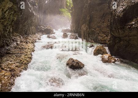 Blick in die Partnachklamm bei Garmisch-Partenkirchen. Stockfoto