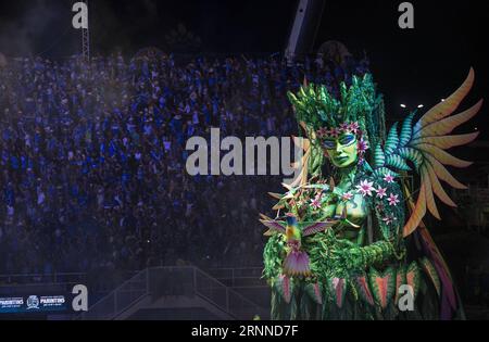 (170709) -- PEKING, 9. Juli 2017 -- Ein Paradewagen des Caprichoso-Teams nimmt am Parintins Folklore Festival in Parintins, Brasilien, 1. Juli 2017 Teil. Das Parintins Folklore Festival ist ein beliebtes jährliches fest. ) WÖCHENTLICHE AUSWAHL VON XINHUA FOTO LixMing PUBLICATIONxNOTxINxCHN Peking 9. Juli 2017 ein Parade Float von Caprichoso Team nimmt am Parintins Folklore Festival in Parintins Brasilien 1. Juli 2017 Teil das Parintins Folklore Festival IST eine beliebte jährliche Feier wöchentliche Auswahl von XINHUA Photo LixMing PUBLICATINxCHN TxTxN Stockfoto