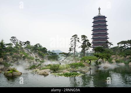 (170713) -- PEKING, 13. Juli 2017 -- Foto vom 13. Juli 2017 zeigt die Landschaft der Insel Yanqi in Peking, der Hauptstadt Chinas. ) (Zkr) CHINA-PEKING-YANQI INSEL(CN) XingxGuangli PUBLICATIONxNOTxINxCHN 170713 Peking 13. Juli 2017 Foto aufgenommen AM 13. Juli 2017 zeigt die Landschaft von Yanqi Island in Peking Hauptstadt Chinas CCR China Peking Yanqi Island CN XingxGuangli PUBLICATIONxNOTxINxCHN Stockfoto