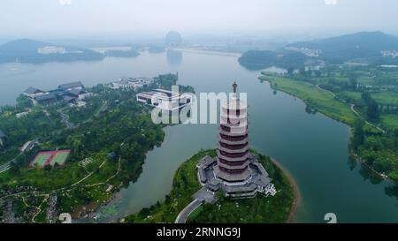 (170713) -- PEKING, 13. Juli 2017 -- Luftaufnahme vom 13. Juli 2017 zeigt die Landschaft der Insel Yanqi in Peking, der Hauptstadt Chinas. ) (Zkr) CHINA-PEKING-YANQI INSEL(CN) XingxGuangli PUBLICATIONxNOTxINxCHN 170713 Peking 13. Juli 2017 Luftaufnahme aufgenommen AM 13. Juli 2017 zeigt die Landschaft von Yanqi Island in Peking Hauptstadt Chinas CCR China Peking Yanqi Island CN XingxGuangli PUBLICATIONxNOTxINxCHN Stockfoto