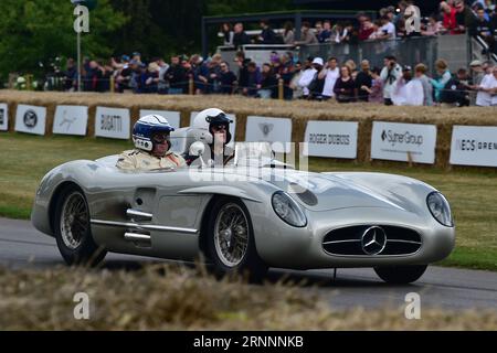 Jochen Mass, Mercedes-Benz 300SL, 30 Years of the Festival of Speed, eine Auswahl der besten Autos und Fahrräder aus allen Motorenkategorien Stockfoto